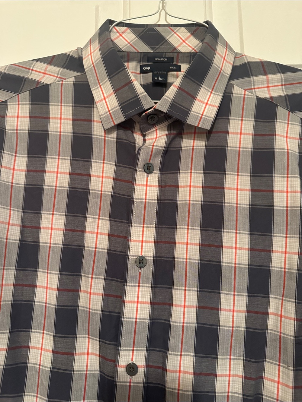 GAP slim fit Large 16 16 1/2 Men's Navy, White & Red Plaid Button-Down Shirt